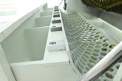 篩網(wǎng)結(jié)構(gòu)可靈活控制出料粒徑范圍