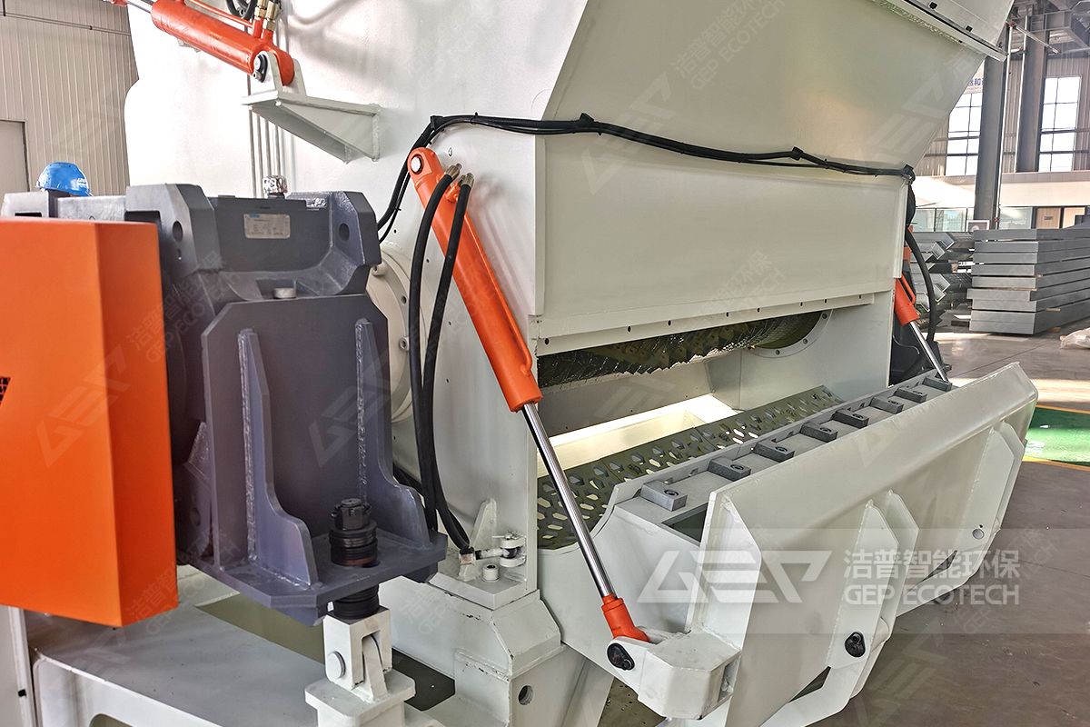 新型單軸粉碎機(jī)