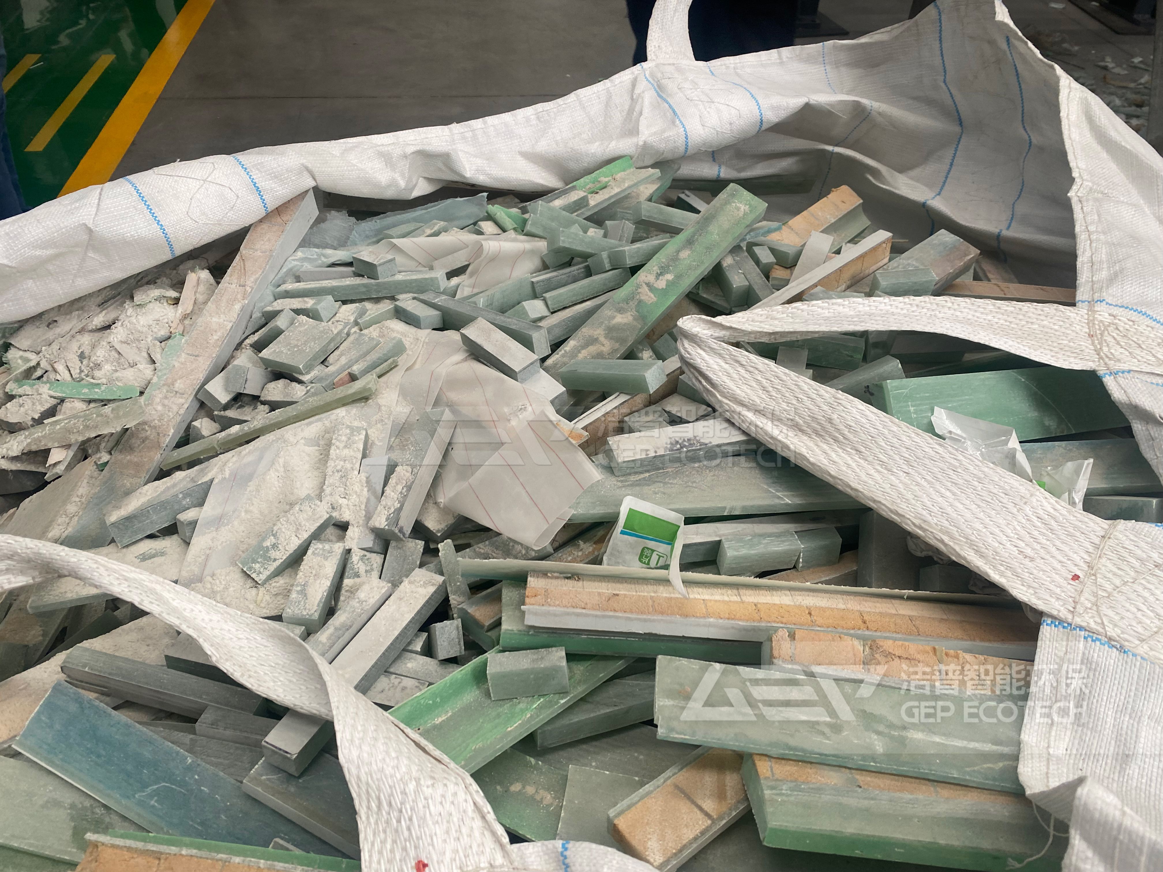 風機葉片破碎前原料