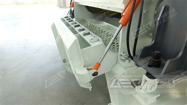 一體式落料篩網(wǎng)和檢修門