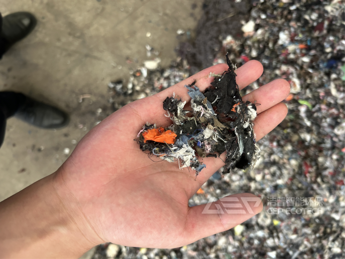 潔普四軸撕碎機(jī)成品展示