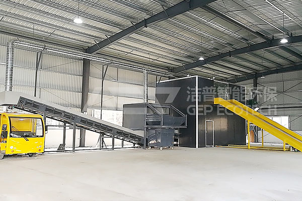 天府之國成都大件垃圾破碎現(xiàn)場