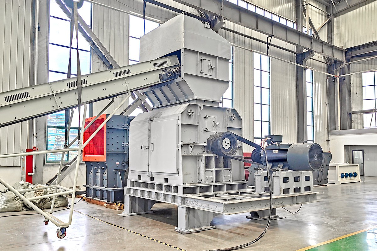 生物質(zhì)環(huán)錘式粉碎機