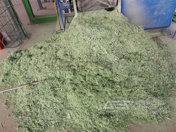 破碎后的玻璃鋼