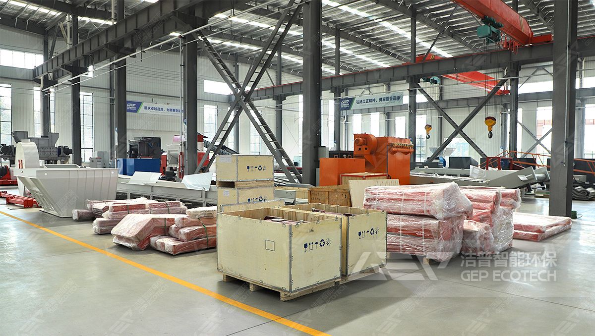 潔普餐廚垃圾撕碎機(jī)車間