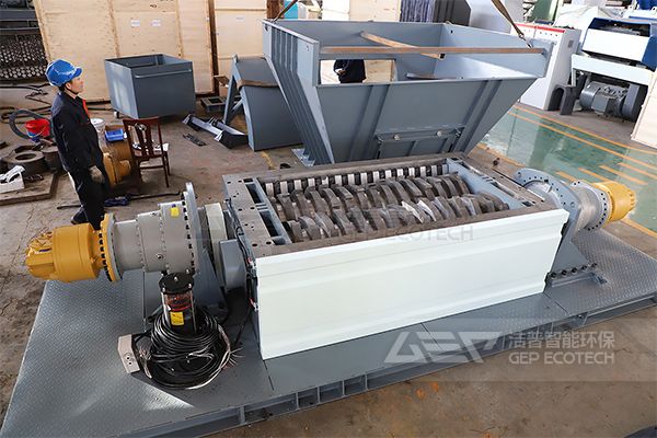 大型雙軸撕碎機(jī)