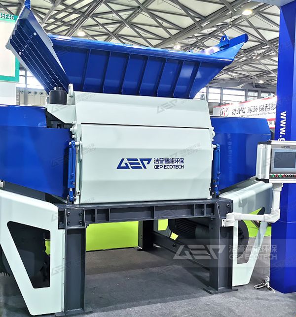 雙單軸撕碎機(jī)圖片