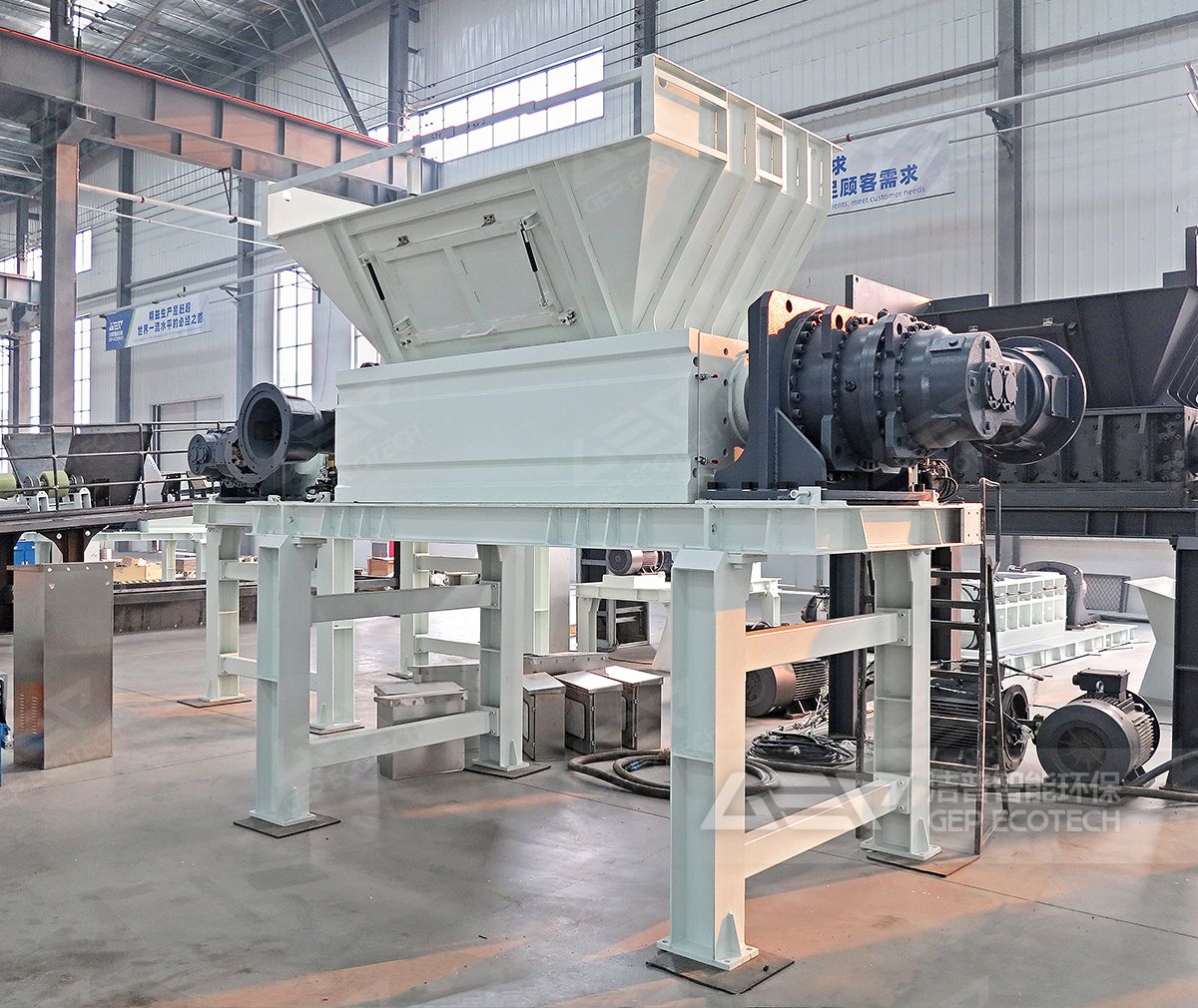 雙軸工業(yè)垃圾撕碎機(jī)?